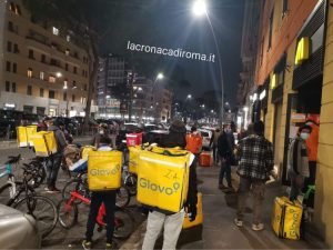 Dopo l’indagine a Milano quale futuro per i riders di Roma?