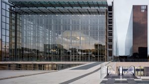 Vaccinarsi nella Nuvola di Fuksas: il centro congressi all’Eur diventa hub