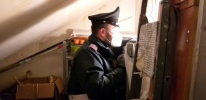 BOCCEA – donna usava l’appartamento come spaccio: trovati oltre 4kg di hashish e 19.000 euro