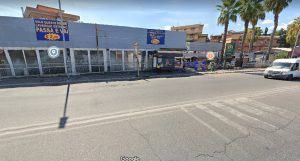 TOR VERGATA – Aggredito e rapinato mentre porta a spasso il cane