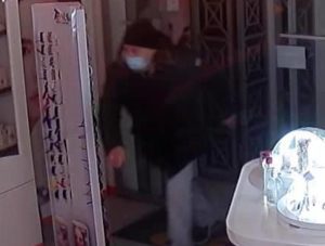 ROMA Furto in gioielleria nel centro storico, il proprietario: “Chiudo”