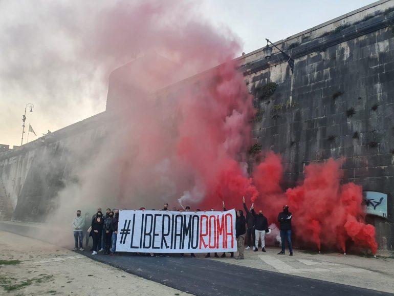 Flashmob di Casapound sul Lungotevere
