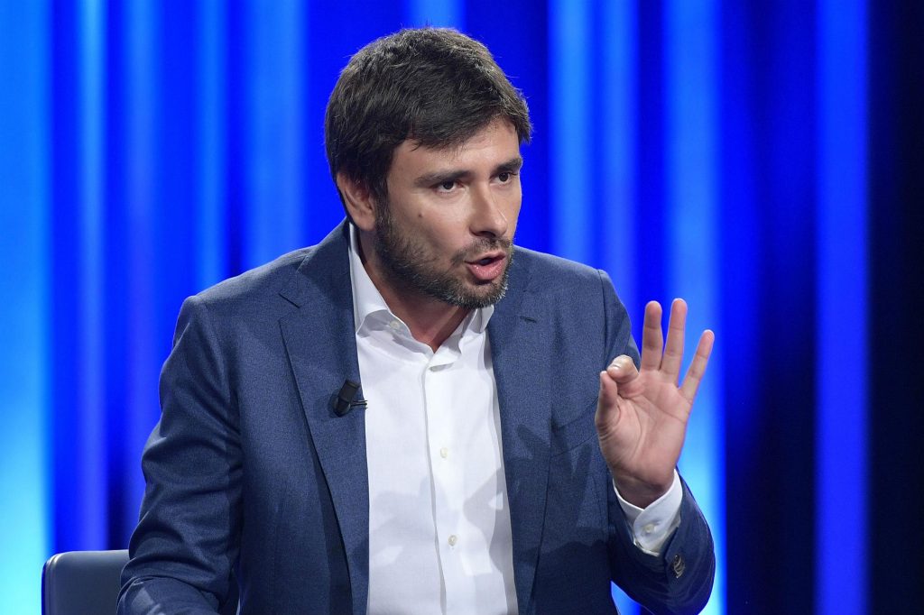 Di Battista Durigon – L’ex deputato M5S: “Deve dimettersi, Draghi intervenga”