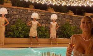 Diletta Leotta e le donne lampadario, la polemica continua: degradante per la figura femminile