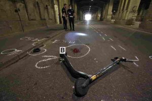 TRIESTE Monopattino si scontra con auto: morto il conducente