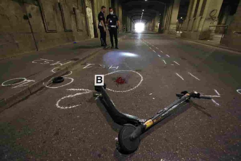 TRIESTE Monopattino si scontra con auto: morto il conducente