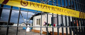 ROMA Ai domiciliari con il reddito di cittadinanza: rom furbetto nei guai
