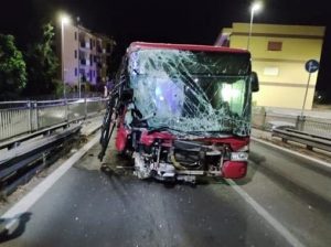 ROMA MAGLIANA Autista muore alla guida e causa incidente
