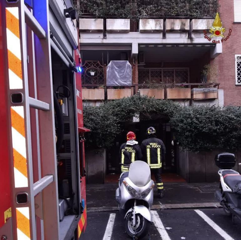 APPIO LATINO Incendio in appartamento: una vittima tra le fiamme