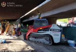 Monte Mario, sgomberate dai Vigili 10 baracche nella riserva naturale vicino lo stadio