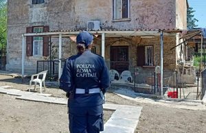 Roma, casa occupata a Settecamini: le forze dell’ordine sgomberano la struttura