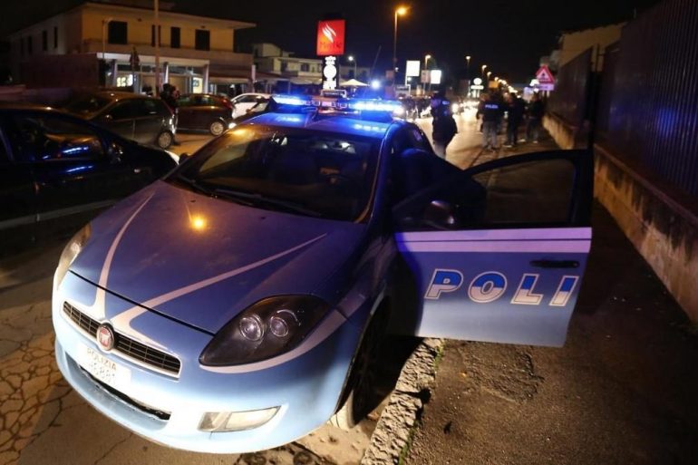 Cadavere in auto sulla Palmiro Togliatti: si cercano 3 donne