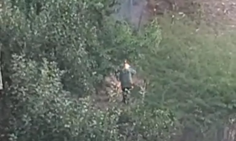 INSUGHERATA Piromane di 66 anni colto sul fatto: ora rischia grosso (VIDEO)