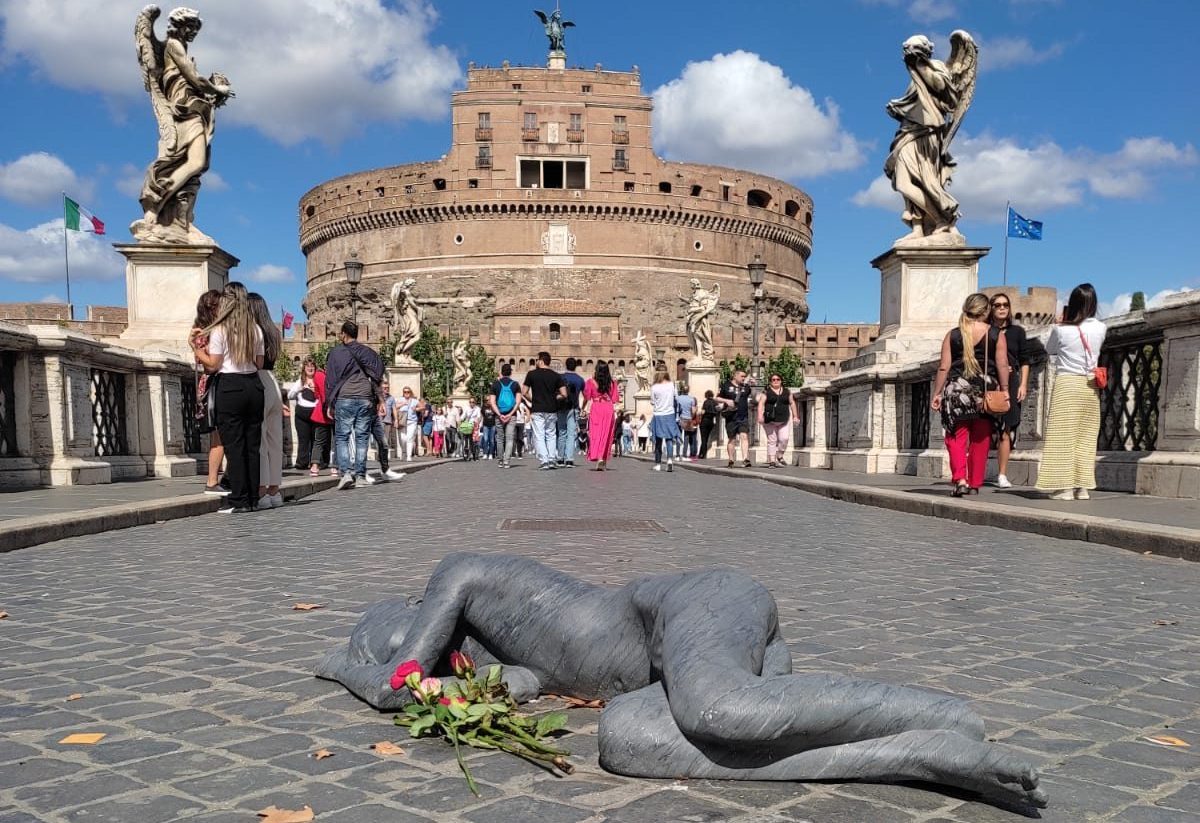 vandalizzata scultura jago roma