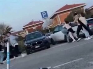 Rissa di Pasquetta a Fregene, chiuso stabilimento balneare