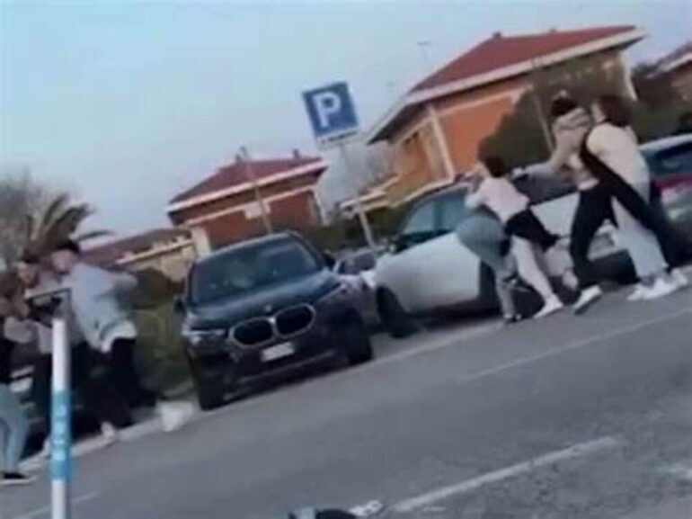 Rissa di Pasquetta a Fregene, chiuso stabilimento balneare