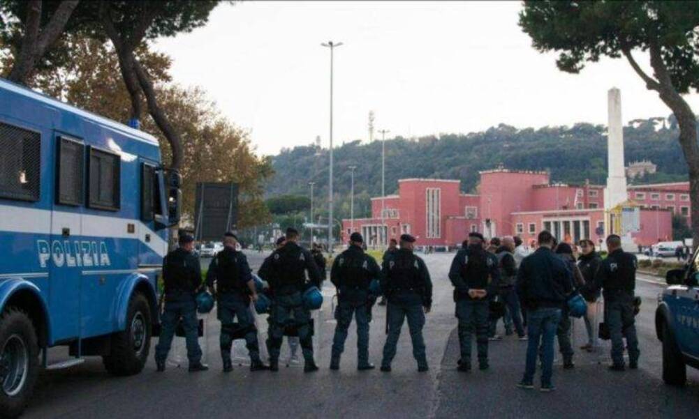 Roma Feyenoord fermati tifosi Polizia