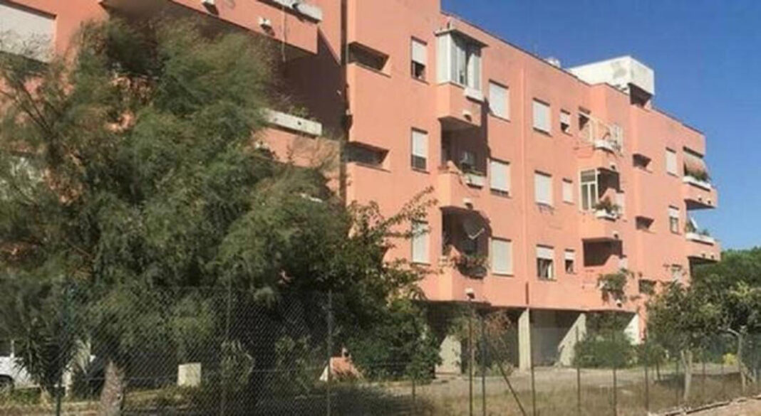 Anziano di 85 anni ricoverato, la casa occupata finalmente restituita