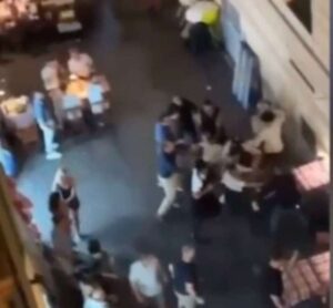 Ladra pestata dopo tentato furto nei pressi del Pantheon (VIDEO)