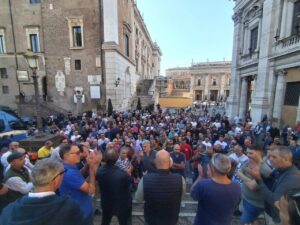 Taxi, domani sit-in di protesta dei sostituti alla guida : “Non siamo il problema, ma la soluzione”