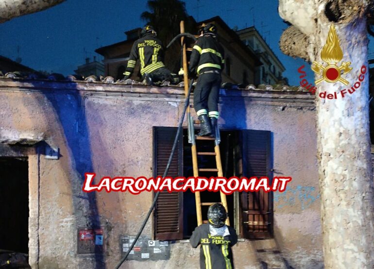 Incendio a Trastevere. Dramma all’alba, uomo morto carbonizzato