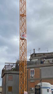 ESCLUSIVA – Alessandrino, operaio minaccia di buttarsi da una gru