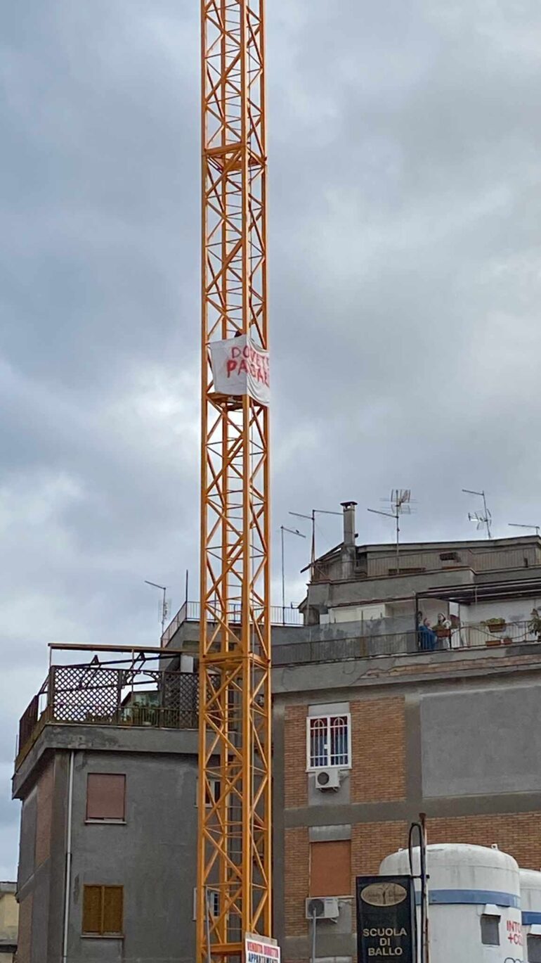 ESCLUSIVA – Alessandrino, operaio minaccia di buttarsi da una gru