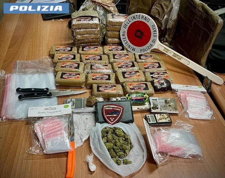 Cronaca Roma – A Settecamini la Polizia trova 3 kg di droga anche nel frigo