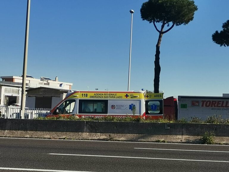 Gravissimo incidente mortale. Perde la vita una donna di 70 anni