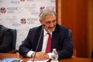 Regione Lazio, l’aumento per i dirigenti è del 30%. Aumento mostruoso e ingiustificato