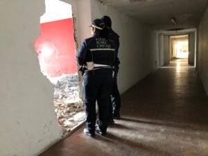 Laurentino 38, Polizia sgombera gli abusivi dalle abitazioni
