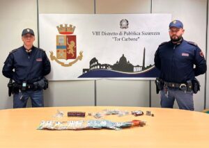 Via Camisena, Arrestato con oltre 6 etti di droga: tentava di coprire l’odore con il caffè