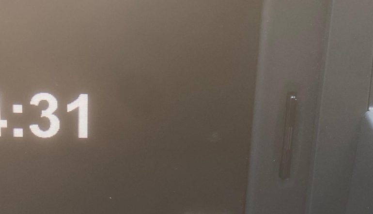 Il caldo a Roma tocca i 50 gradi. La foto di un’automobilista romano diventa virale