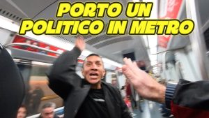 Porto un Politico in Metro a vedere la situazione delle Borseggiatrici e dei Ladri VIDEO