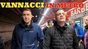 Porto il Generale Vannacci in Metro contro i Borseggiatori VIDEO