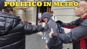 Porto un Politico di sinistra in metro per fargli vedere cosa succede VIDEO