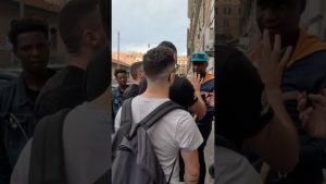 Mercato della refurtiva a Roma: ci hanno minacciato per aver ripreso VIDEO