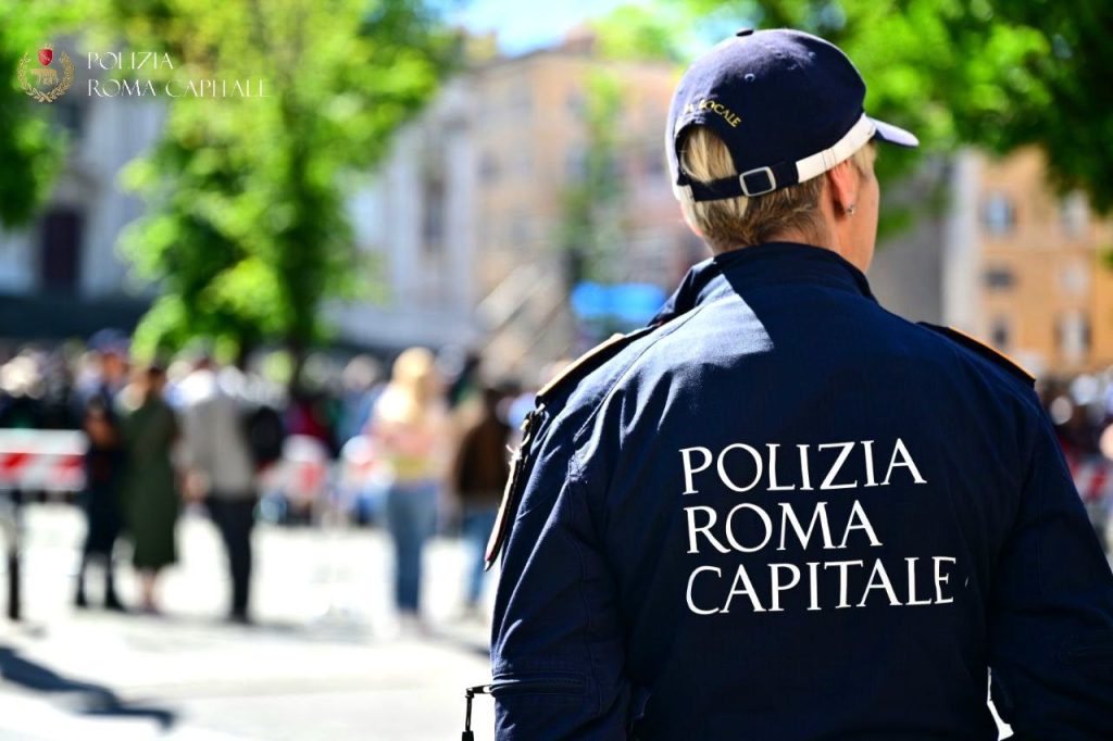 Alla Montagnola vigile stava facendo le multe. I 2 fratelli non ci stanno e succede un casino