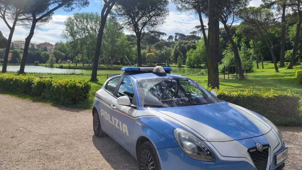 Roma. Come Pollicino seminavano monetine per “raccogliere” le borse delle loro vittime. 3 “Risorse” arrestate