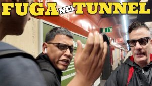 Ladri Fuggono nei tunnel e accoltellano un ragazzo VIDEO