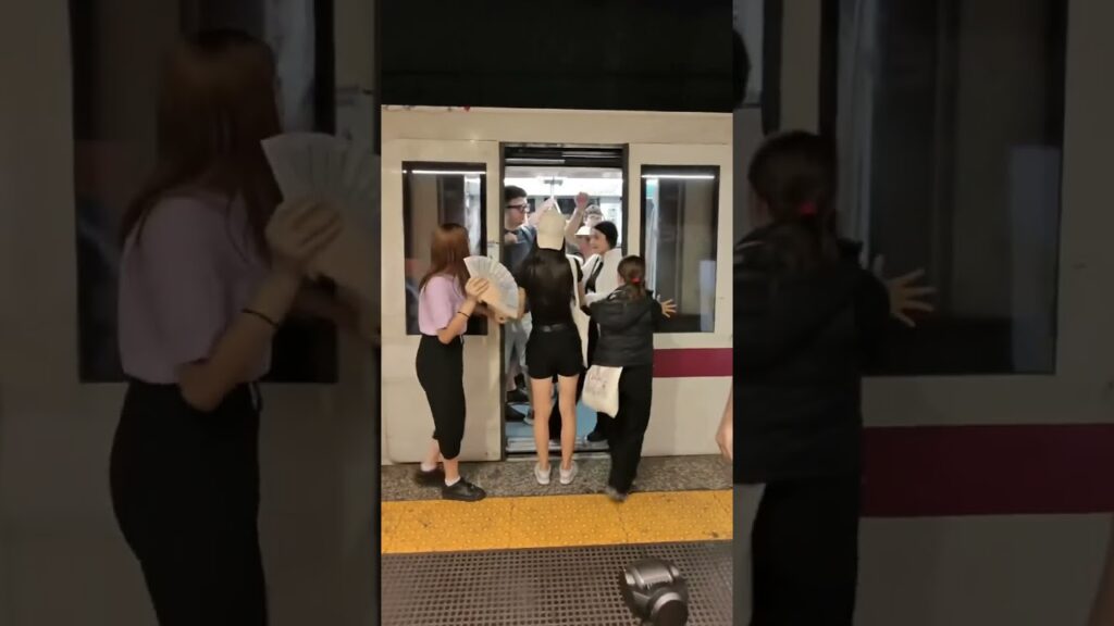 Borseggiatrici minorenni tentano di derubare turisti anziani VIDEO