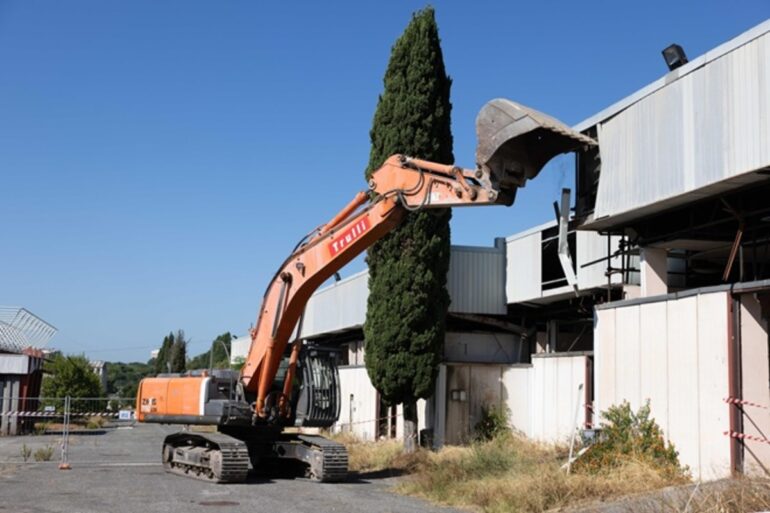 Iniziata la demolizione della vecchia Fiera di Roma. Fra 3 anni nuovi edifici