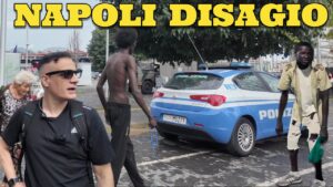 La Napoli che Nessuno Vuole Vedere: Voci e Volti del Disagio piazze occupate da tossicodipendenti VIDEO