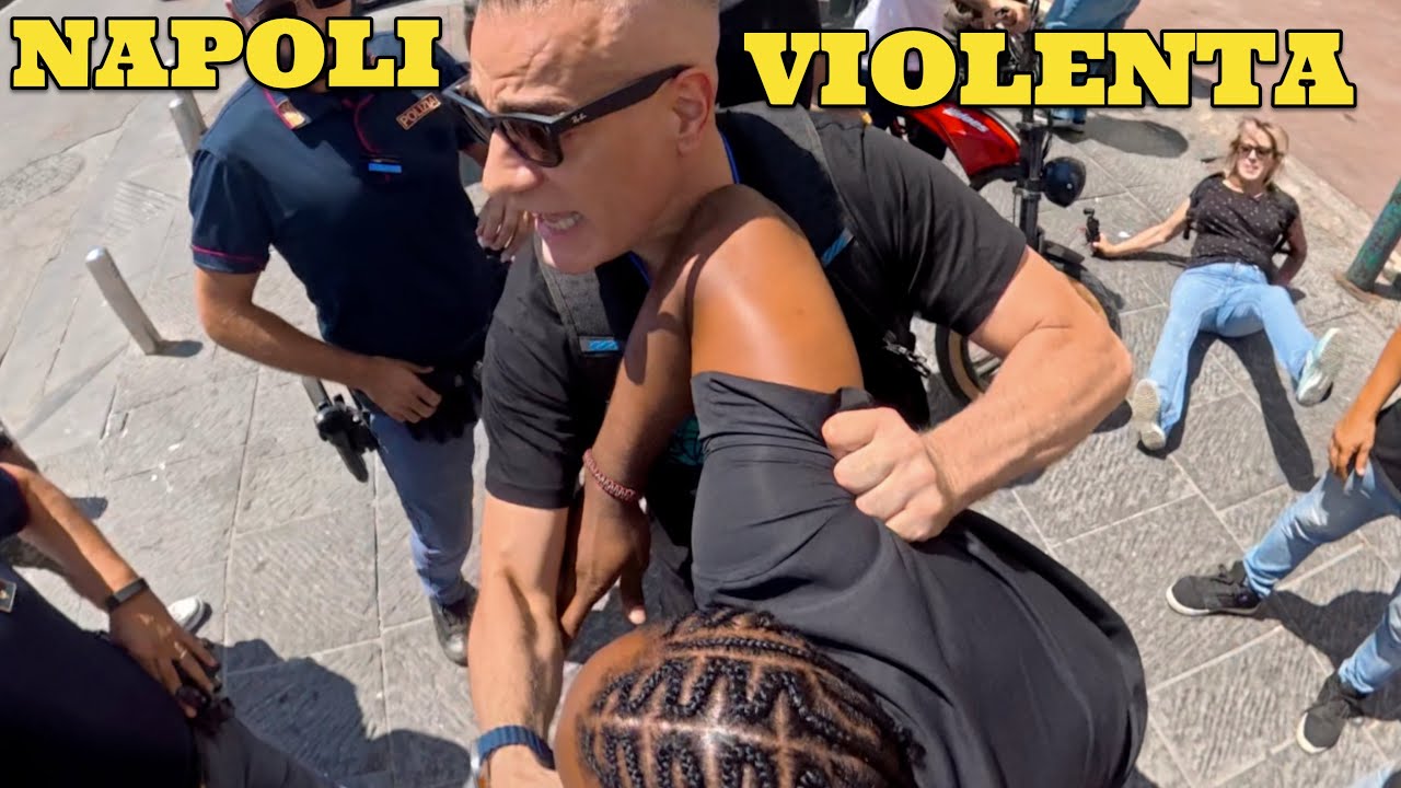 Siamo tornati a Napoli in stazione nella piazza dell’Aggressione… e Succede di Nuovo! VIDEO Siamo tornati a Napoli in stazione nella piazza dell’Aggressione… e Succede di Nuovo! VIDEO