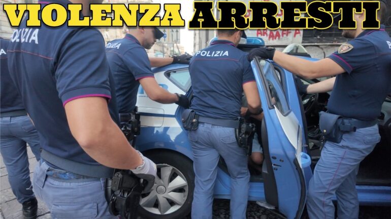 Violenza ed Arresti al mercatino illegale della merce rubata a Napoli VIDEO