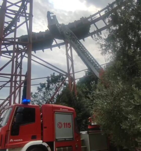 Cinecittà Word. Panico per delle persone bloccate sulla giostra delle cascate