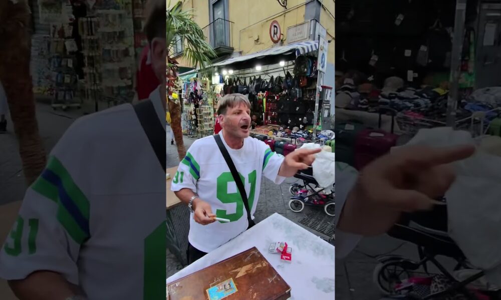 Napoli contrabbandiere di sigarette nei vicoli di porta Nolana VIDEO