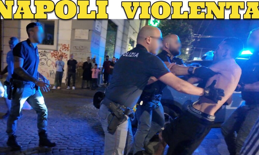 Napoli, Ladro Minaccia e intimidisce dopo un furto sventato : interviene la Polizia VIDEO