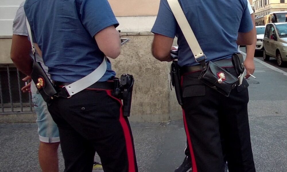 GARBATELLA, 60ENNE CON PISTOLA IN STRADA