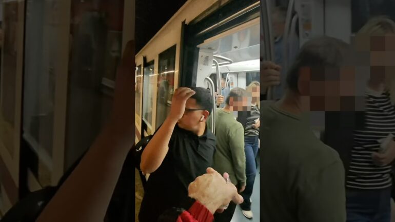 Borseggiatore con la refurtiva, fugge nel tunnel della metro #pickpocket #carteristas #metro VIDEO